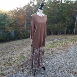 Citiknits 2 pc top and skirt set, Size Large NWT